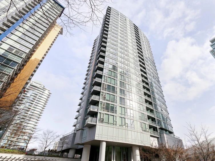 705-131 Regiment Square, Vancouver, BC, V6B 1X6