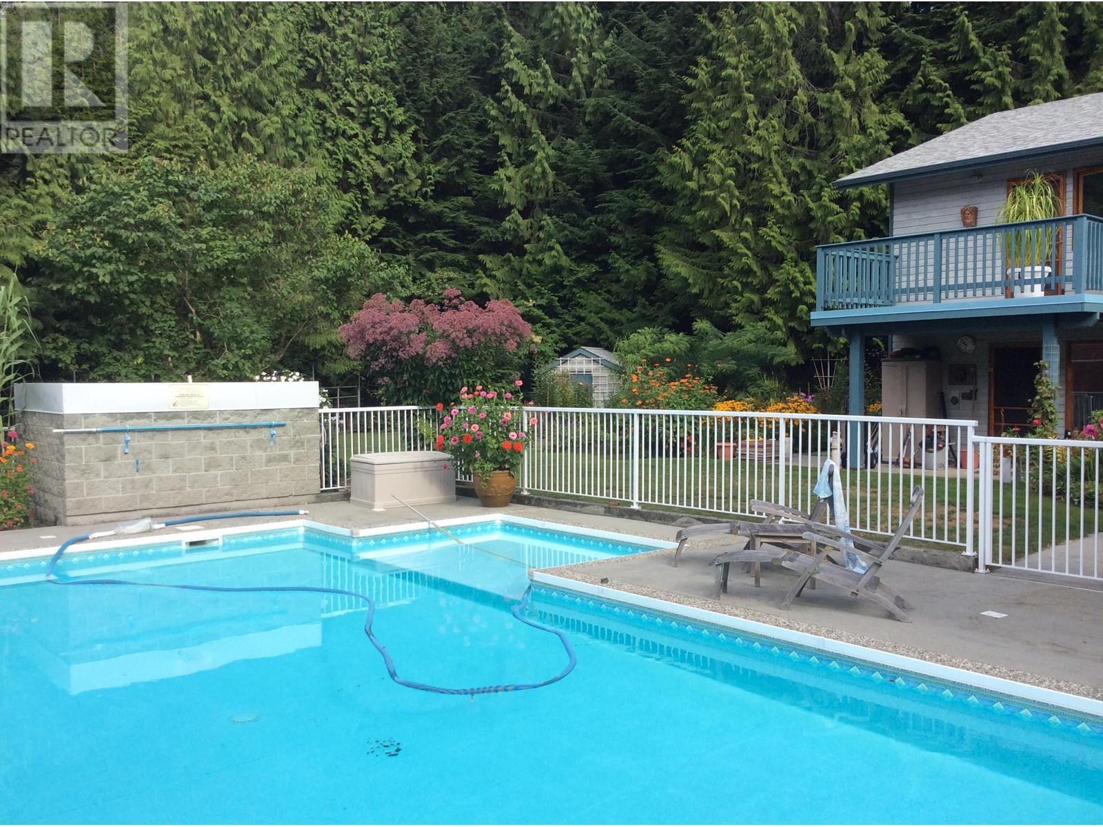 3318-3342 Linwood Road, Roberts Creek, BC, V0N 2W1