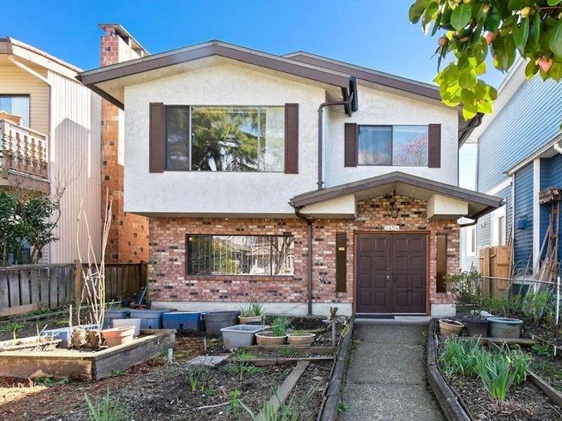 3454 E 25th Avenue, Vancouver BC V5R 1K1