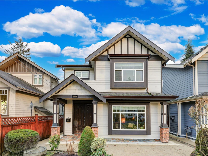 1776 Macgowan Avenue, North Vancouver BC V7P 2X4