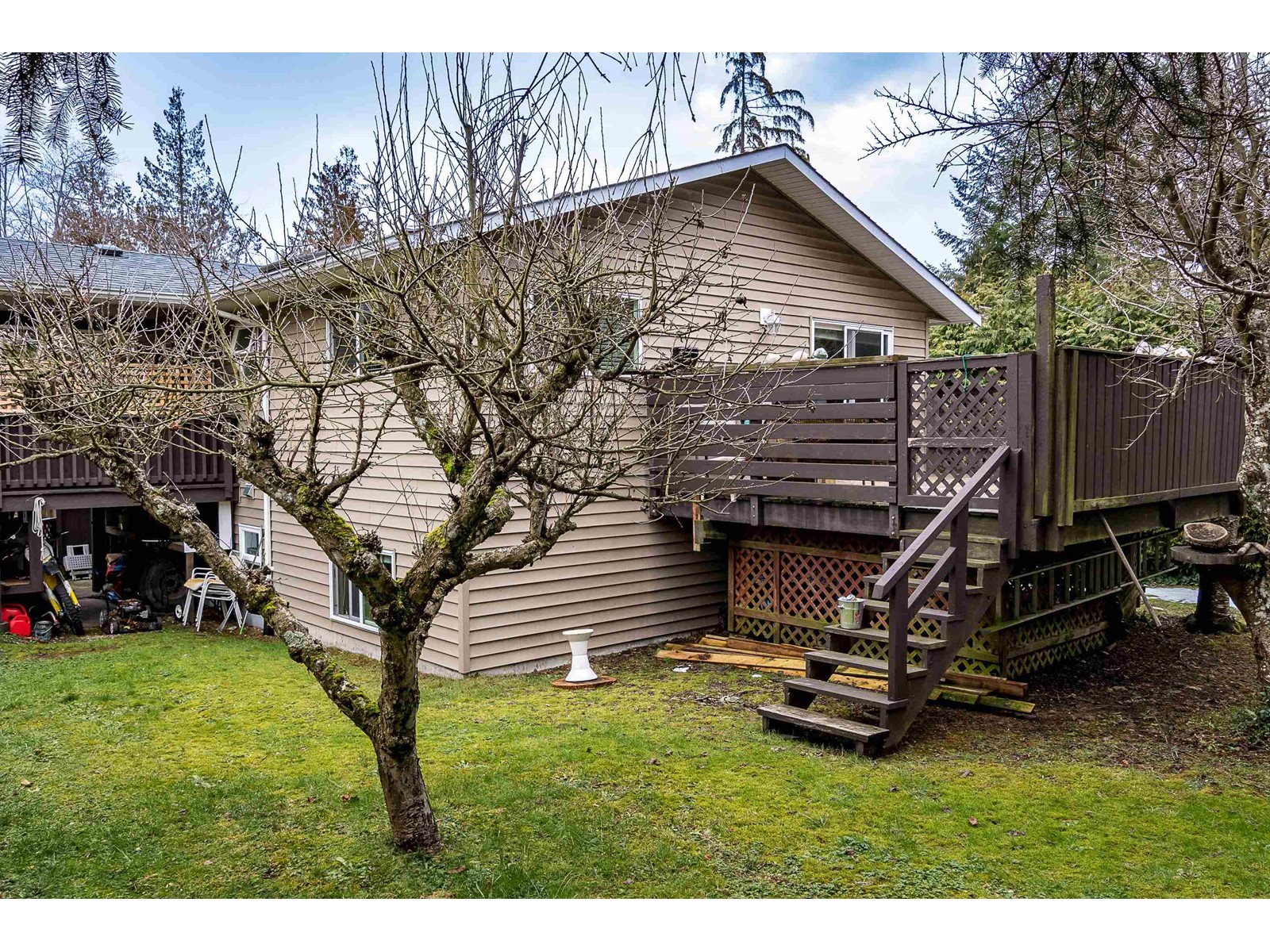 5435 Mills Road, Sechelt, BC, V7Z 0M3