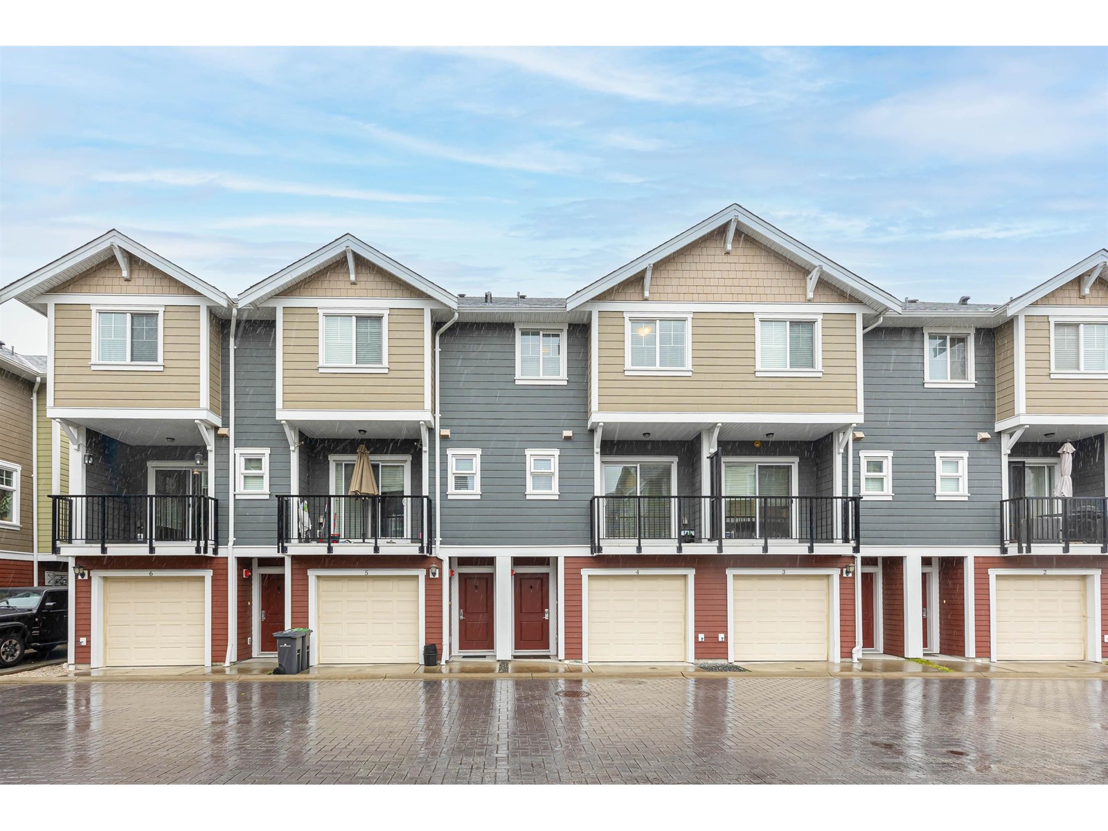 4-1111 Ewen Avenue, New Westminster, BC, V3M 5E3
