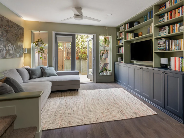 234-2565 West Broadway, Vancouver, BC, V6K 2E9