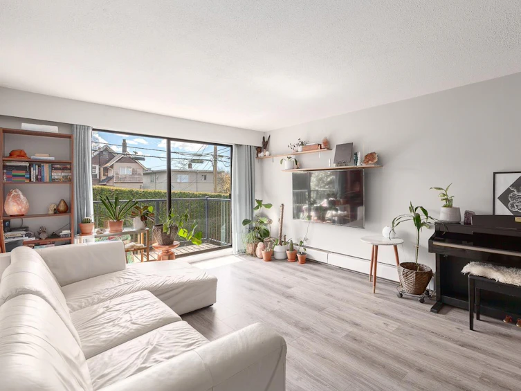 208-2222 Cambridge Street, Vancouver, BC, V5L 1E6
