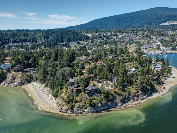 302 Shoal Lkout Road, Gibsons, BC, V0N 1V7