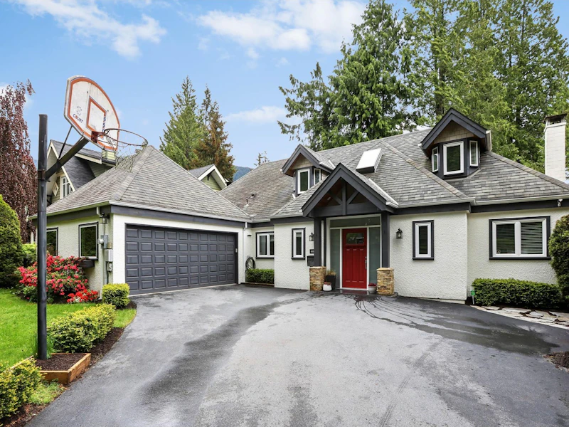 4620 Teviot Place, North Vancouver BC V7R 4M5