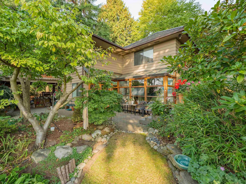 4554 Sunland Place, Burnaby BC V5J 3A4