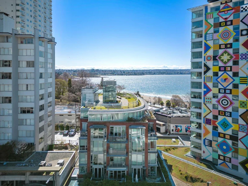 401 - 1762 Davie Street, Vancouver BC V6G 1W2
