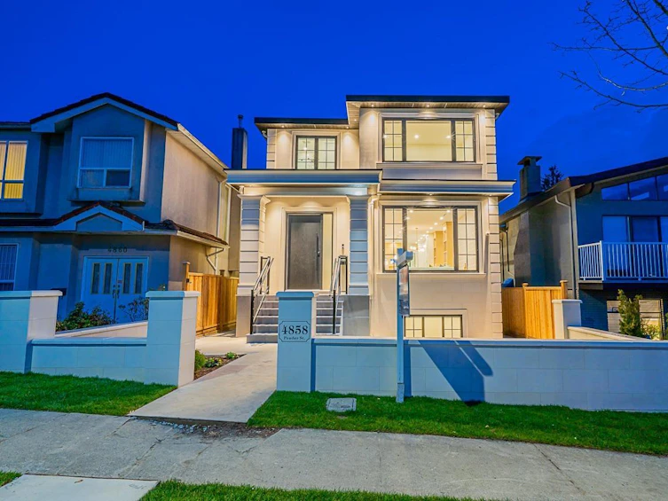 4858 Pender Street, Burnaby, BC, V5C 2N6