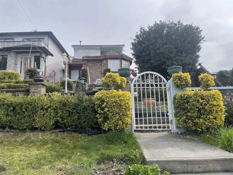 142 South Delta Avenue, Burnaby, BC, V5B 3C5