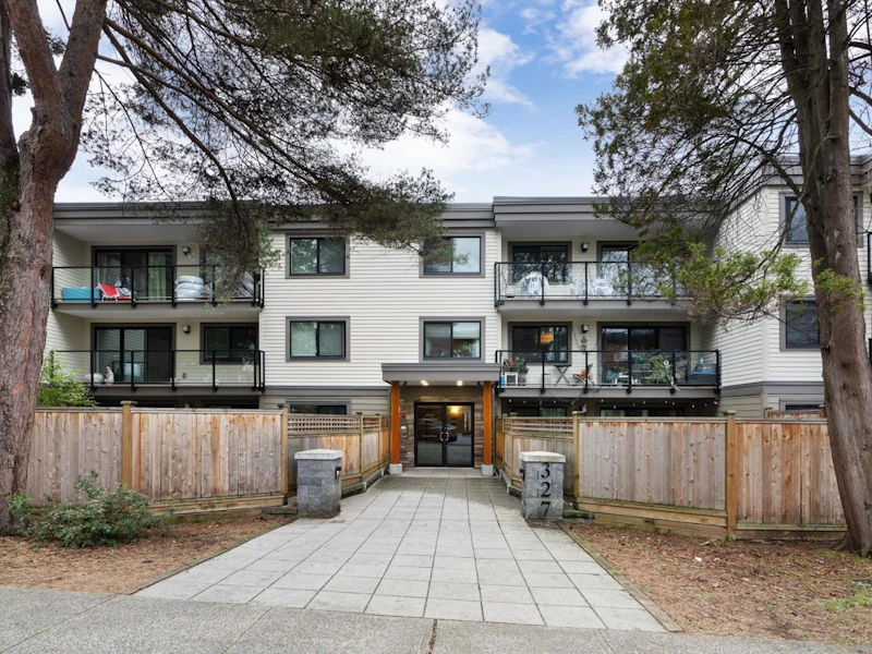 201 - 327 W 2nd Street, North Vancouver BC V7M 1E2