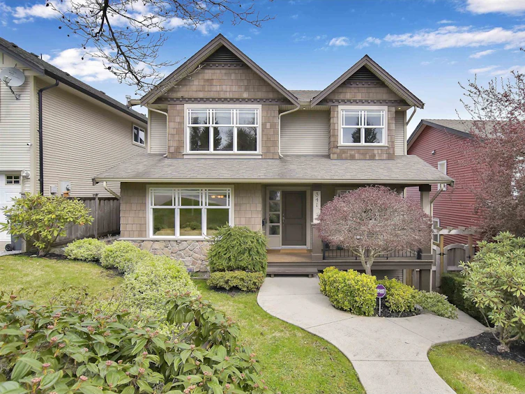 341 Hoult Street, New Westminster, BC, V3L 4X2