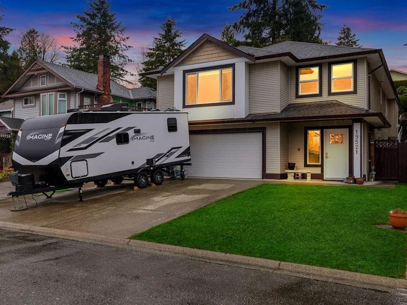 19521 115a Avenue, Pitt Meadows BC V3Y 1R5