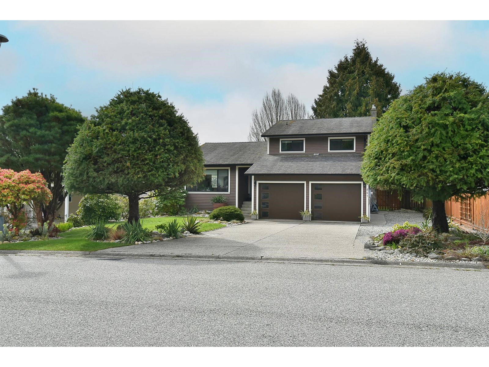 841 O'shea Road, Gibsons, BC, V0N 1V8