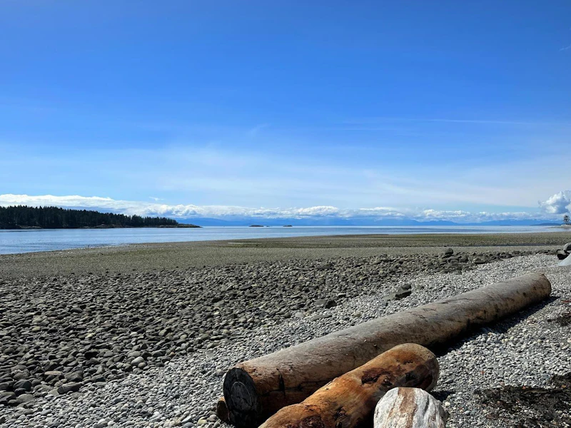 5399 Wakefield Beach Lane, Sechelt BC