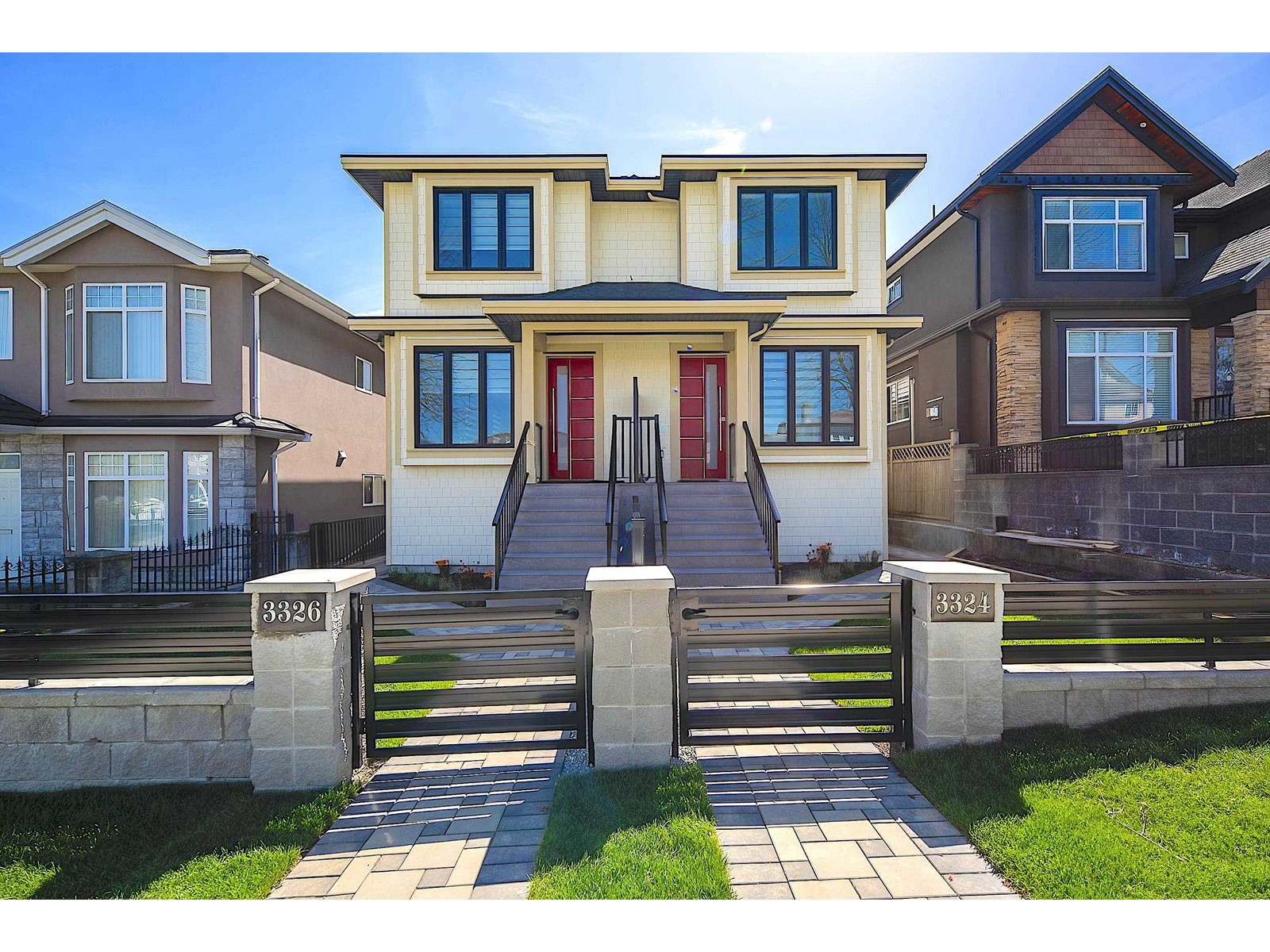 3324 EAST East 2nd Avenue, Vancouver, BC, V5M 1G5