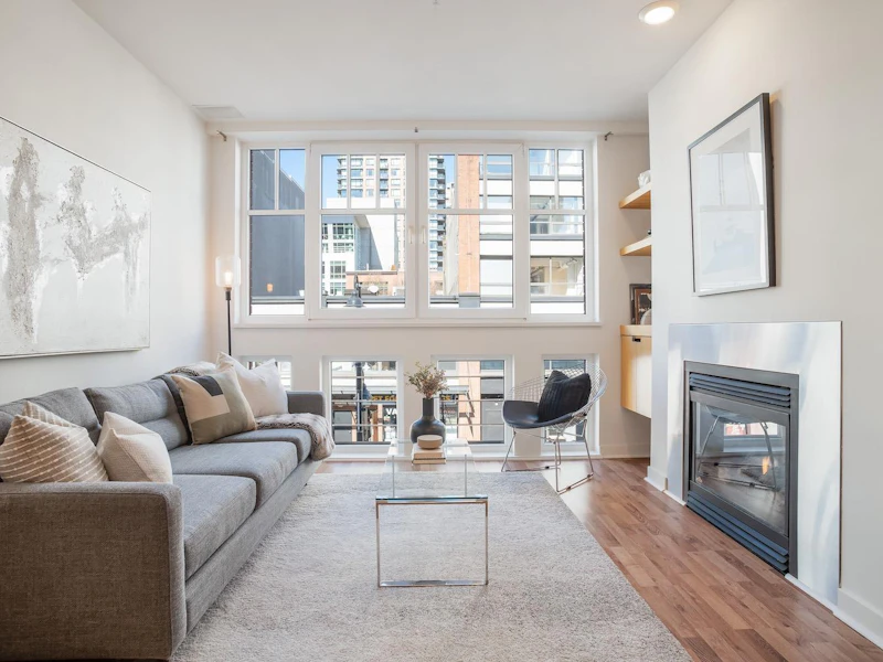 305 - 1072 Hamilton Street, Vancouver BC V6B 2R9