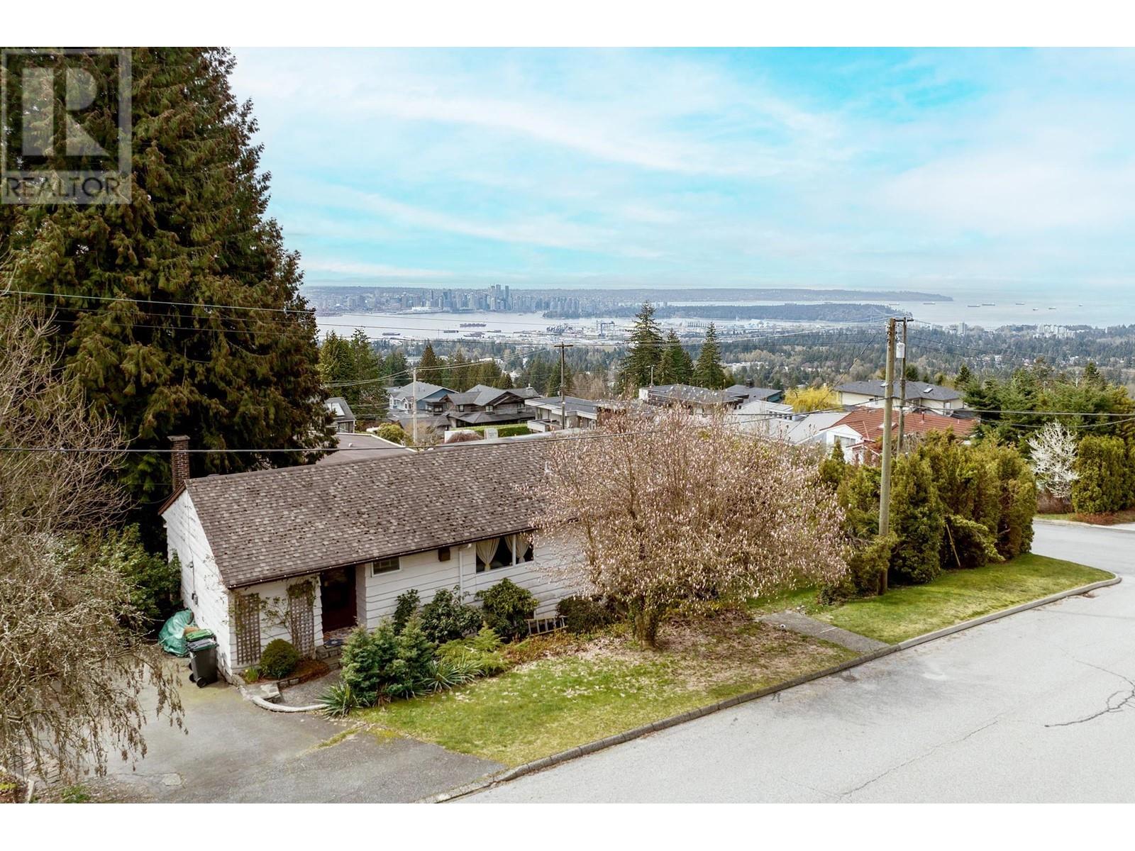 211 Tamarack Road, North Vancouver, BC, V7N 1S3