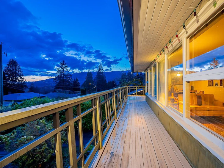734 Winona Avenue, North Vancouver, BC, V7R 2B1