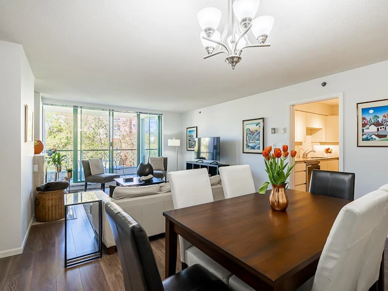 303 - 503 W 16th Avenue, Vancouver BC V5Z 4N3
