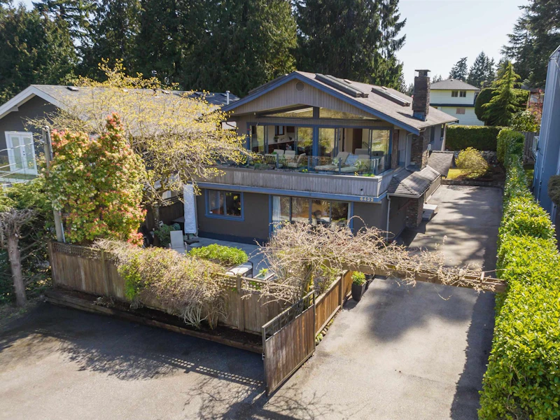 6432 Rosebery Avenue, West Vancouver BC V7W 2C6