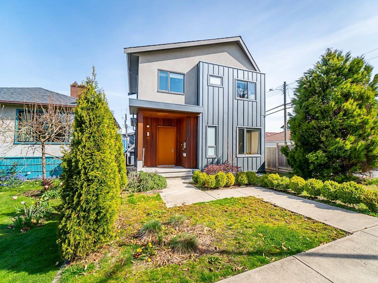 3287 East 18th Avenue, Vancouver, BC, V5M 2R8