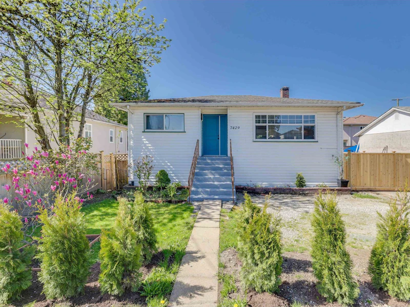 7429 Canada Way, Burnaby BC V3N 3J7