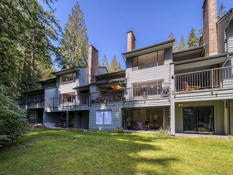 835 Frederick Road, North Vancouver BC V7K 2Y4
