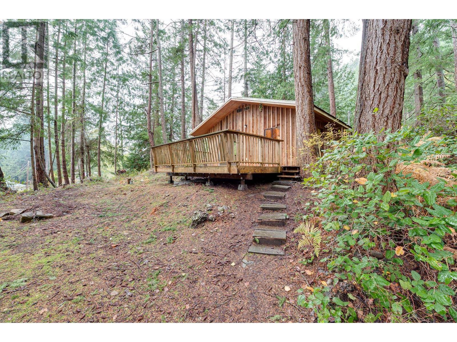 372 Wood Dale Drive, Mayne Island, BC, V0N 2J2