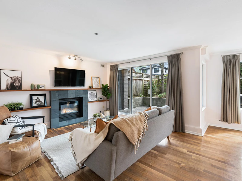 102 - 868 W 16th Avenue, Vancouver BC V5Z 1T1