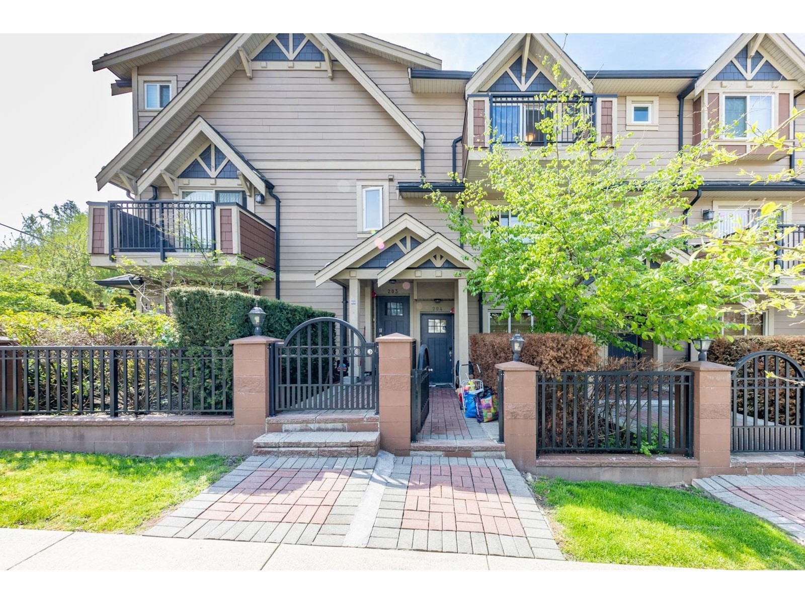 204-3033 Esmond Avenue, Burnaby, BC, V5G 0B7