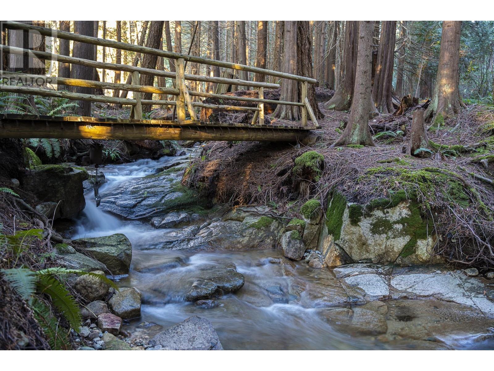 906 Joe Road, Roberts Creek, BC, V0N 2W6