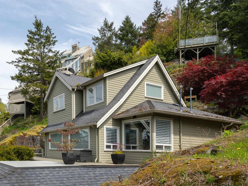 5963 Marine Drive, West Vancouver BC V7W 2S1