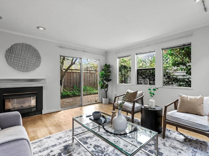 3476 W 7th Avenue, Vancouver BC V6R 1W1