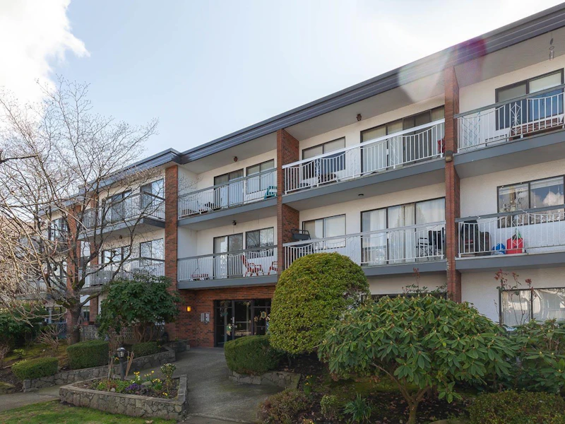 304 - 1950 W 8th Avenue, Vancouver BC V6J 1W3