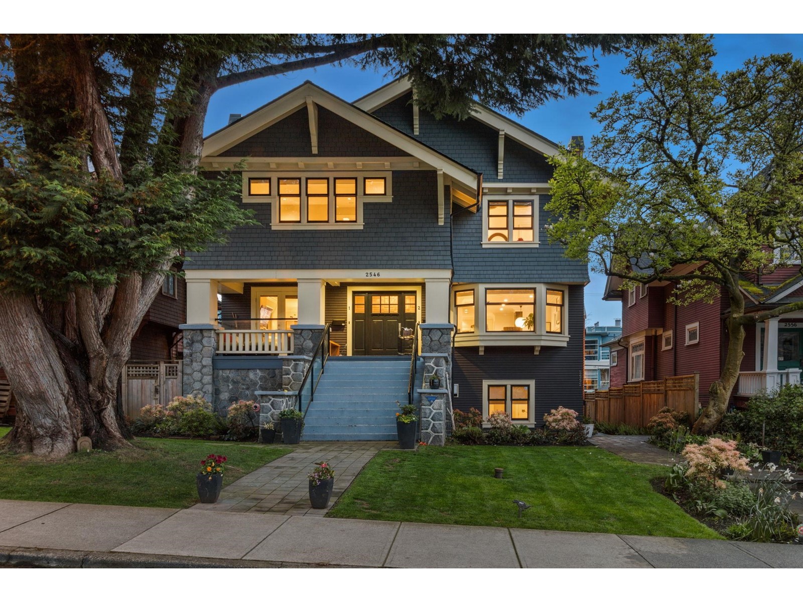 2-2546 West 3rd Avenue, Vancouver, BC, V6K 1M1