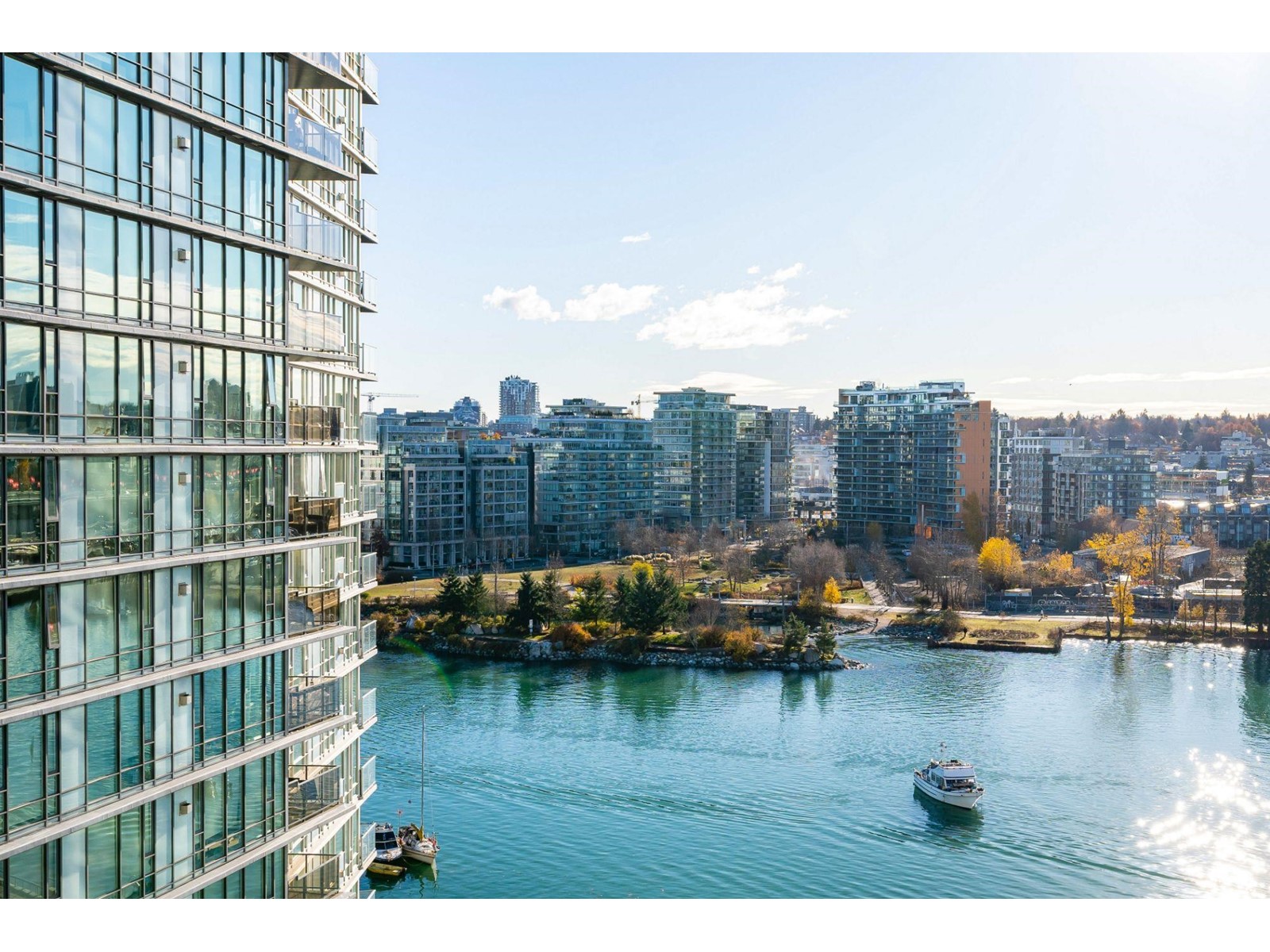 1502-918 Cooperage Way, Vancouver, BC, V6B 0A7