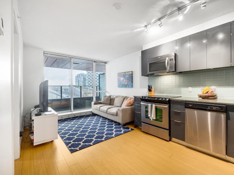 611-1325 Rolston Street, Vancouver, BC, V6B 0M2