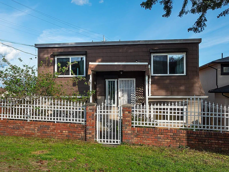 2230 Eighth Avenue, New Westminster BC V3M 2V1