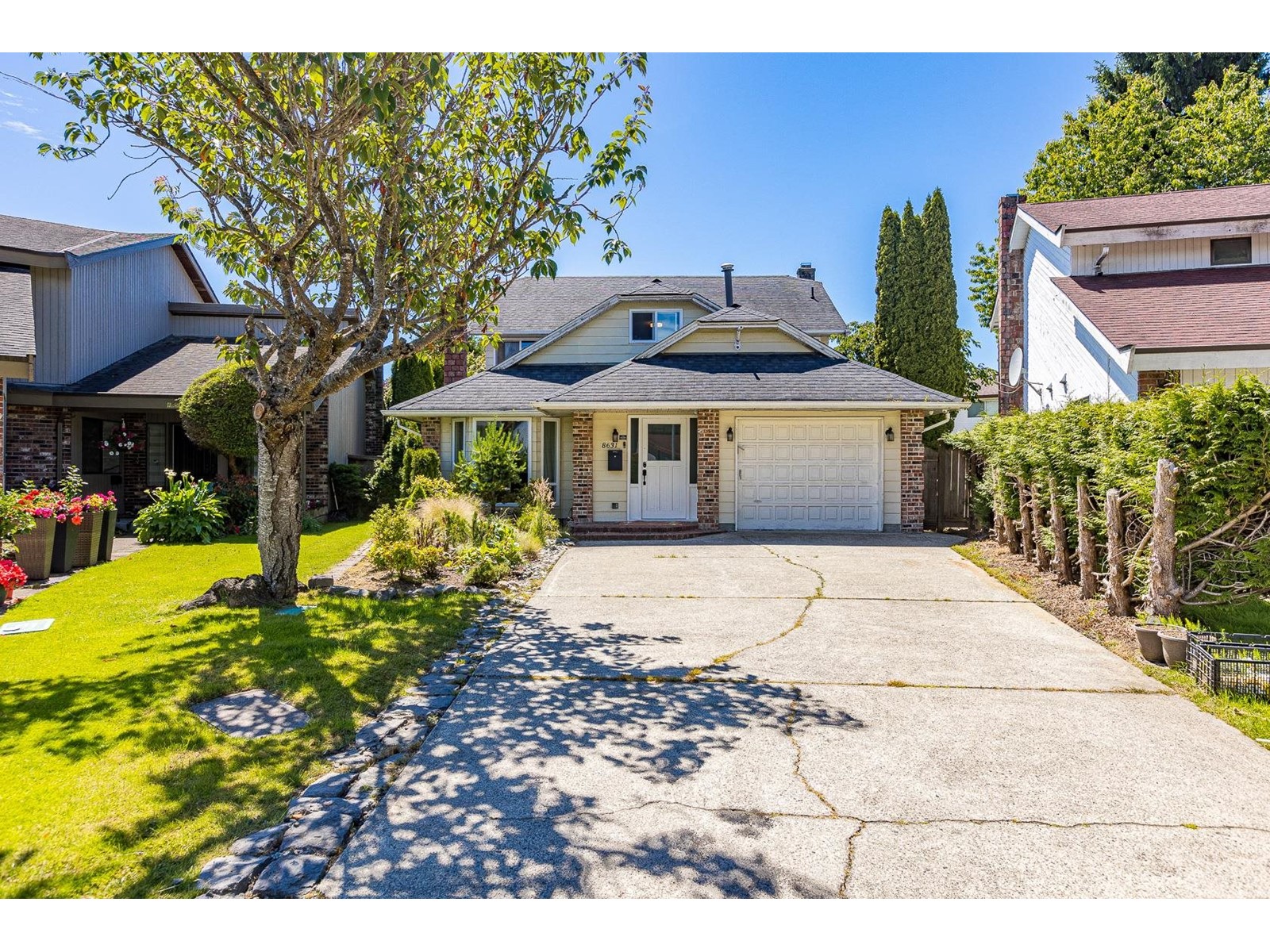 8631 Dakota Place, Richmond, BC, V7C 4Y6