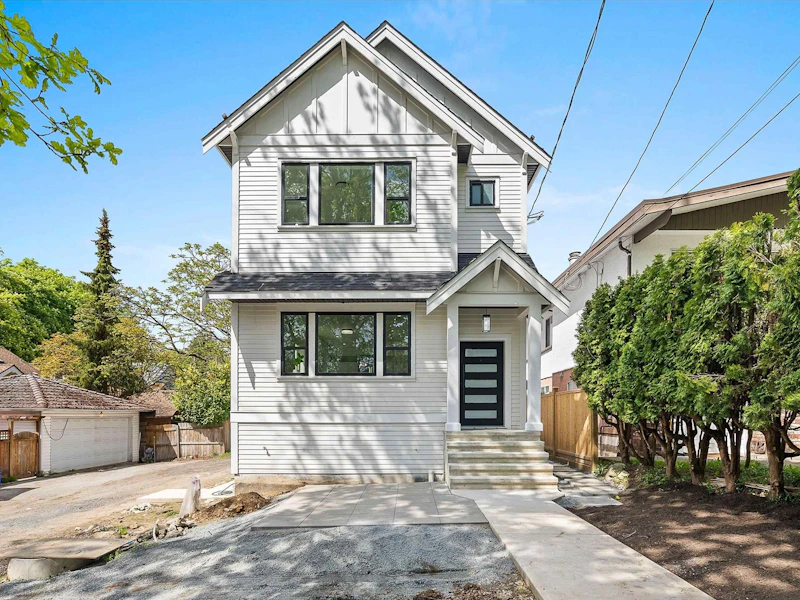 1131 E 23rd Avenue, Vancouver BC V5V 1Y8