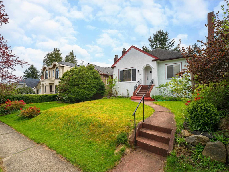 4434 W 14th Avenue, Vancouver BC V6R 2Y3