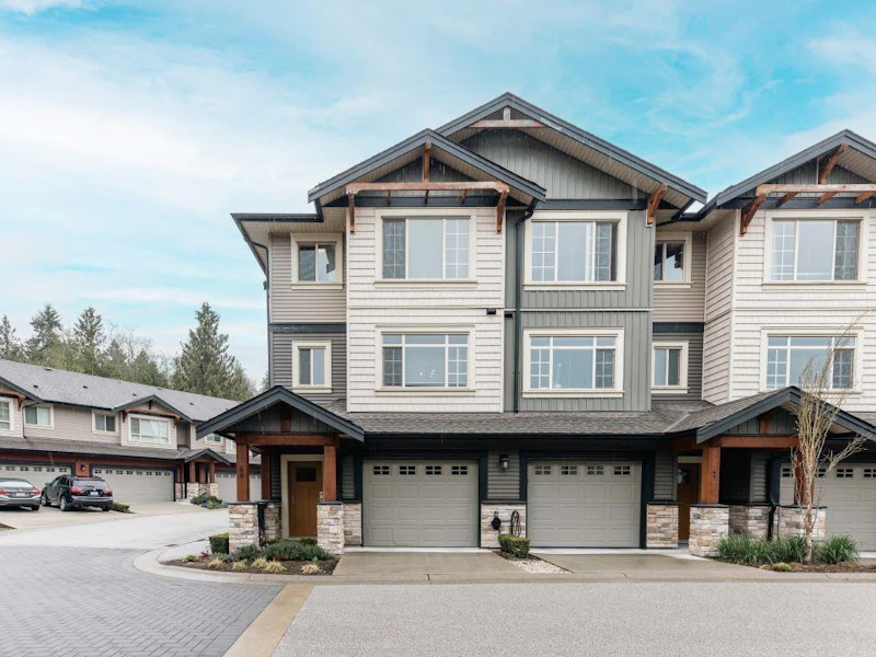 48 - 11305 240th Street, Maple Ridge BC V2W 1A3