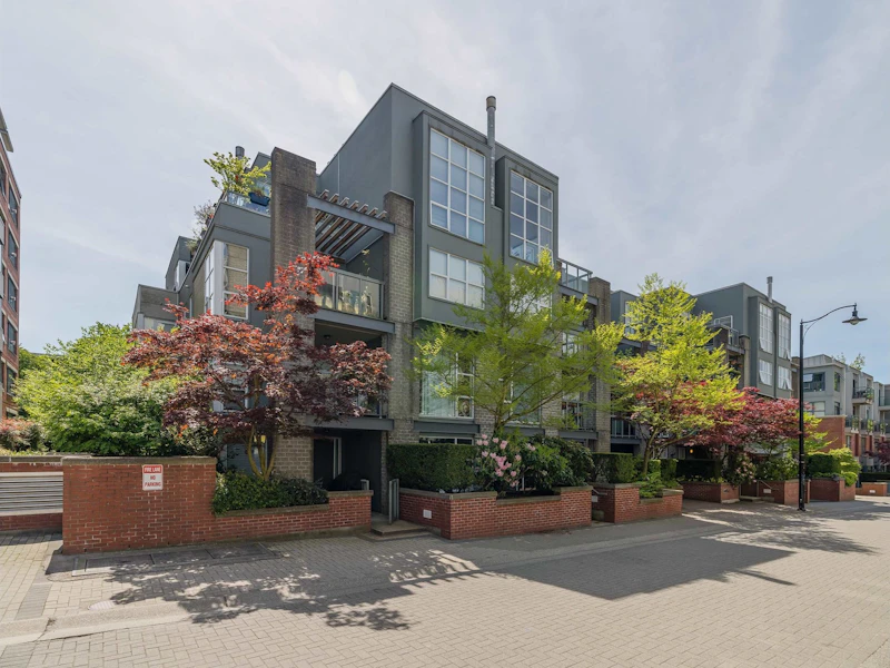 205 - 2288 Marstrand Avenue, Vancouver BC V6K 4S9