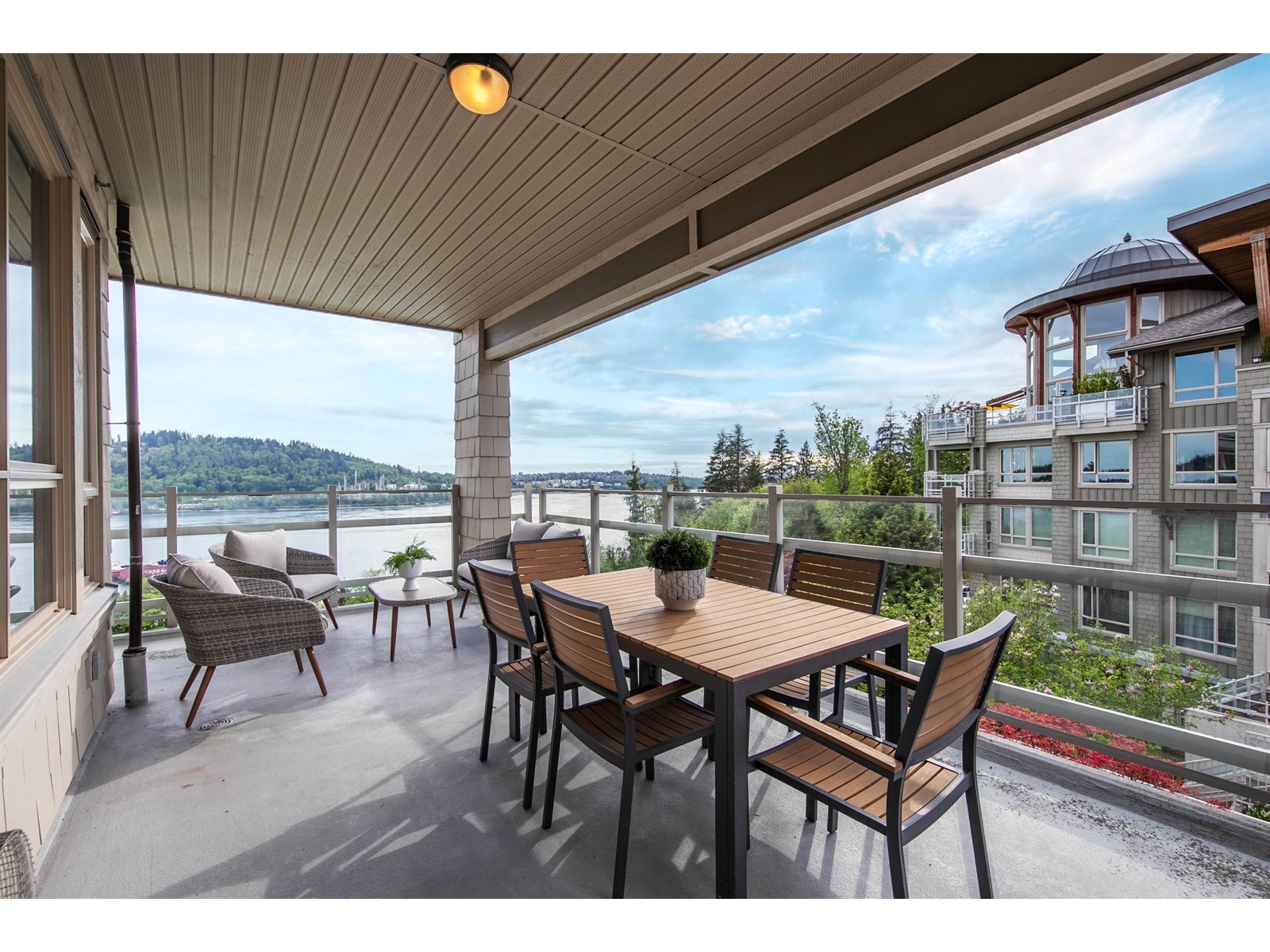 402-530 Raven Woods Drive, North Vancouver, BC, V7G 2T5