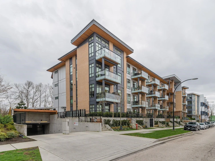 111-300 Salter Street, New Westminster, BC, V3M 0L9