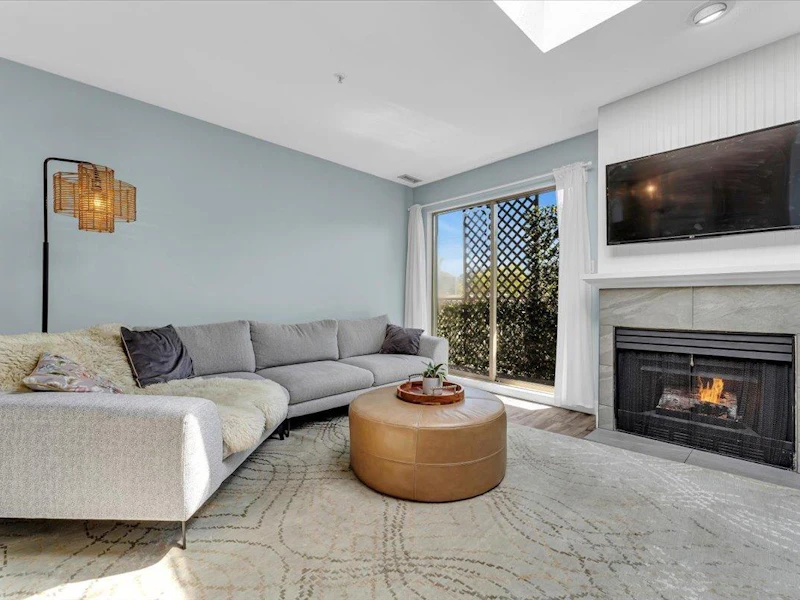 421 - 1820 W 3rd Avenue, Vancouver BC V6J 1K8