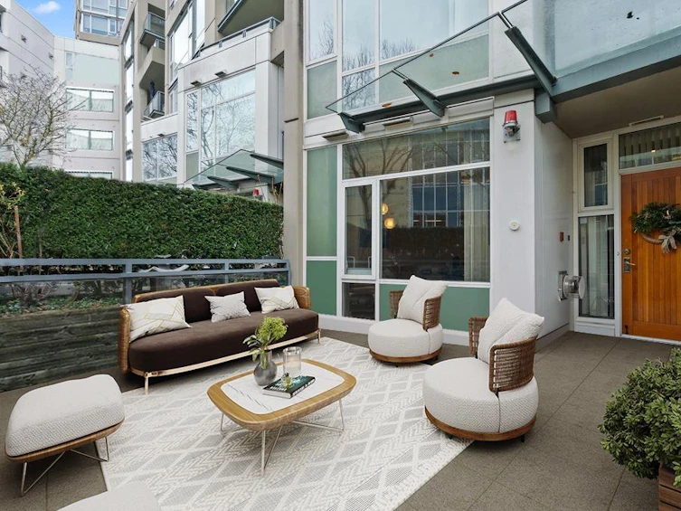 111-1383 Marinaside Crescent, Vancouver, BC, V6Z 2X1