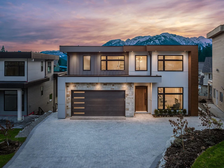 5-3385 Mamquam Road, Squamish, BC, V8B 0E3