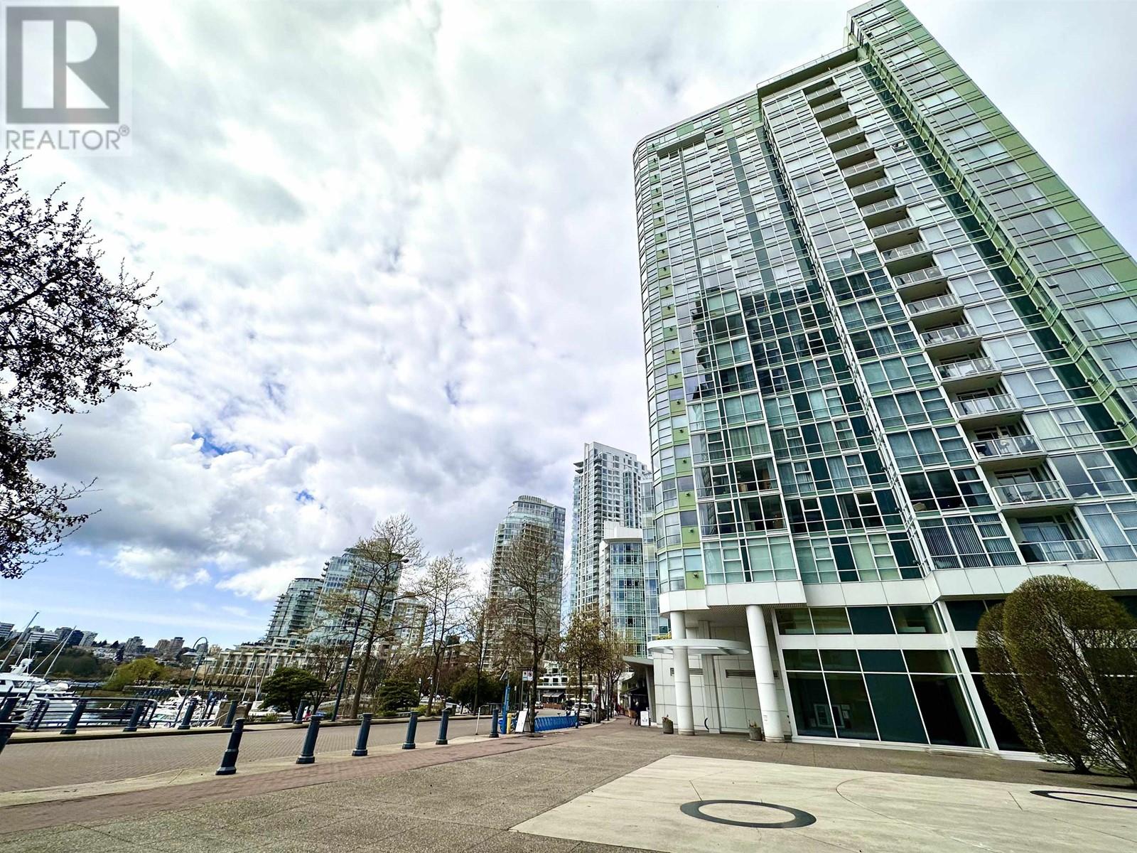 2503-1077 Marinaside Crescent, Vancouver, BC, V6Z 2Z5